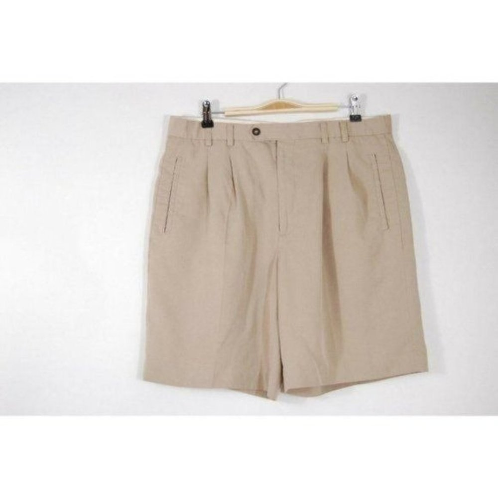 Cutter & Buck Mens Pleated Khaki Dress Shorts - no tag measures 35" waist